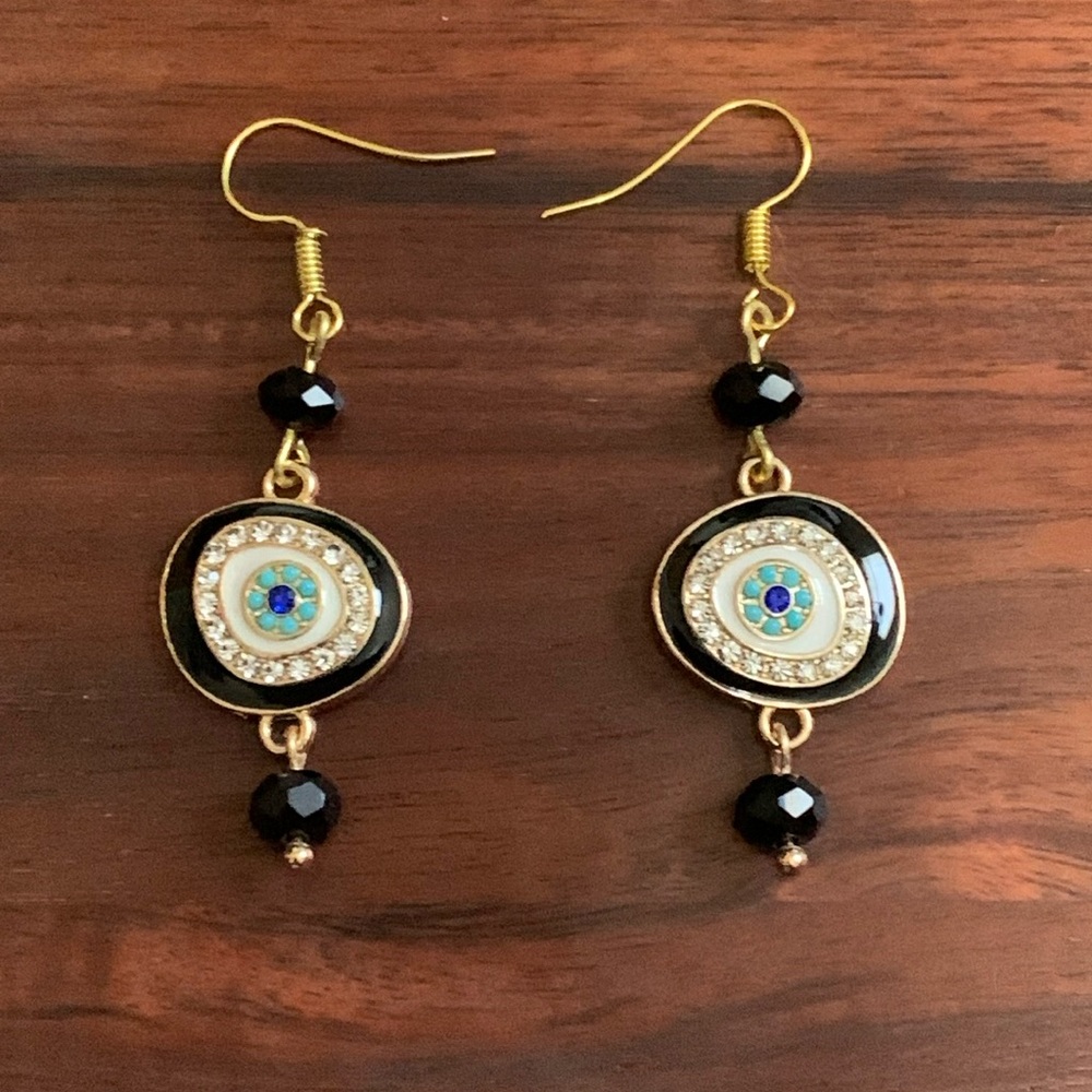 Handmade black evil eye earrings - Picture 3 of 3